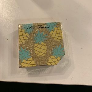 Too Faced Mini Pineapple Paradise Strobing Bronzer